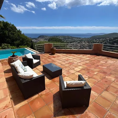 Beautiful With 180-degree Sea Views! * קבלייר-סור-מר