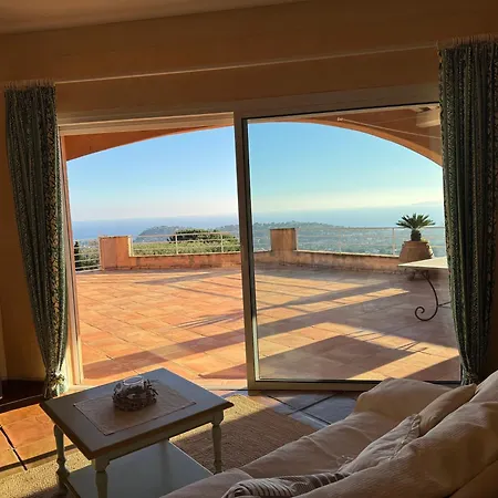 Beautiful With 180-degree Sea Views!