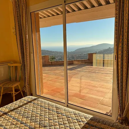 Beautiful With 180-degree Sea Views! 别墅