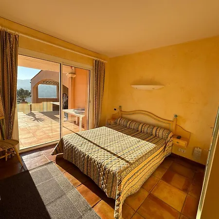 Beautiful With 180-degree Sea Views! *