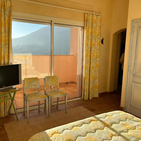 Beautiful With 180-degree Sea Views! קבלייר-סור-מר