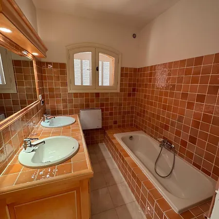 Villa Beautiful With 180-degree Sea Views!