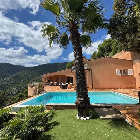 Beautiful With 180-degree Sea Views! Villa Cavalaire-sur-Mer