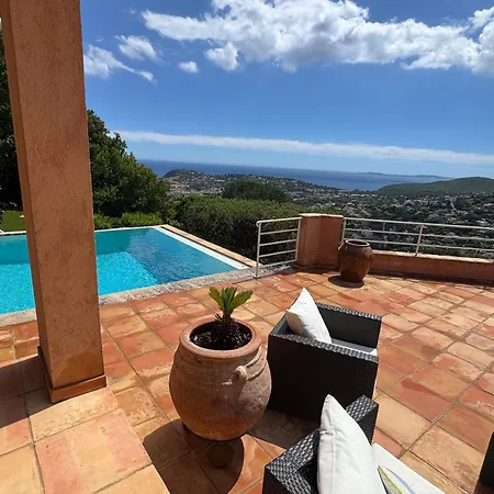 Beautiful With 180-degree Sea Views! 滨海卡瓦莱尔
